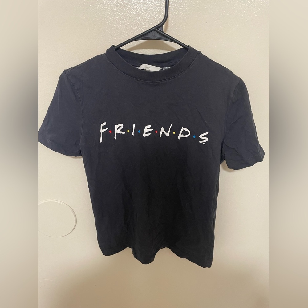 ✨Friends H&M Short Sleeve Tee Size XS